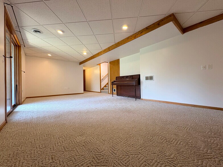 Building Photo - 6214 Adobe Way