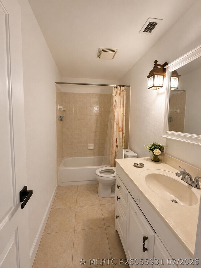Building Photo - 5040 SW 117th Way
