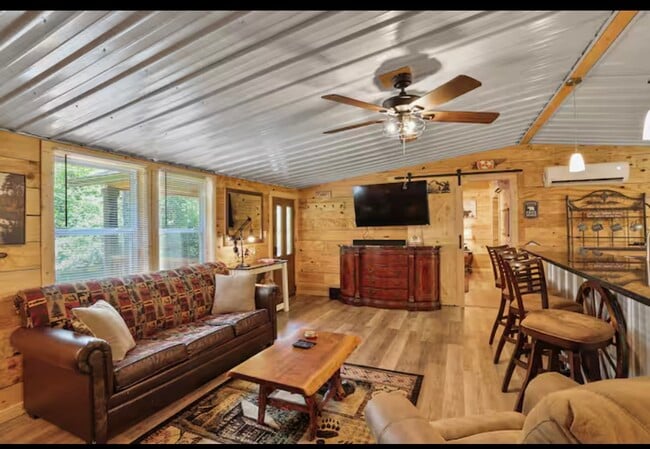 Building Photo - 4253 Cub Dr