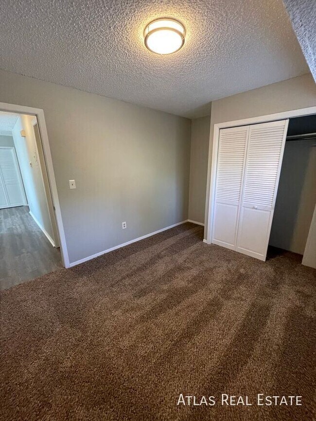 Building Photo - 415 St Vrain Pl