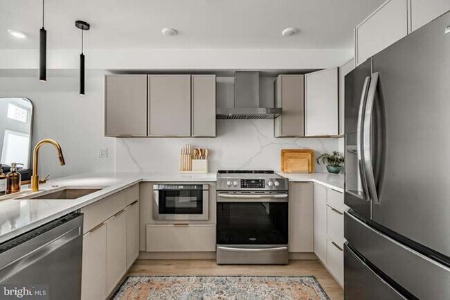 Building Photo - Hagert Street Estates