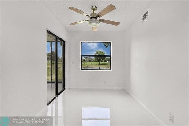 Building Photo - 201 Freedom Ct