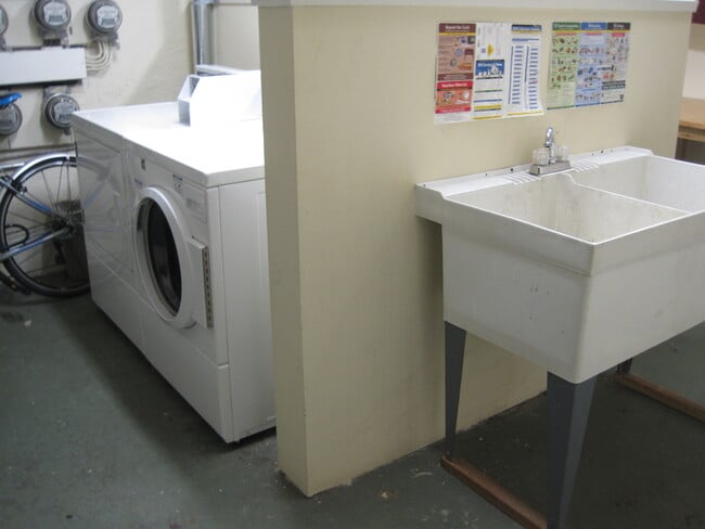 Laundry - 221 Belmont Ave E