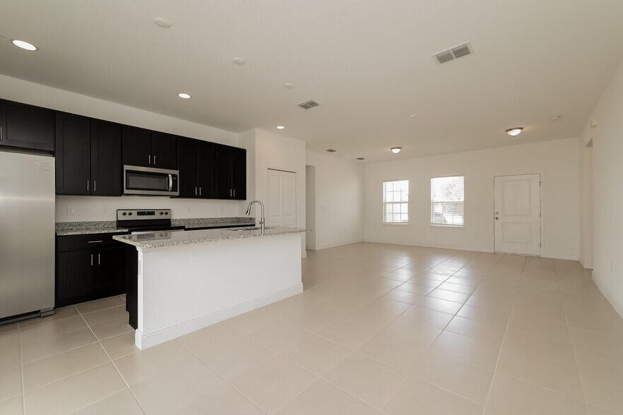 Building Photo - 416 Lark Ct