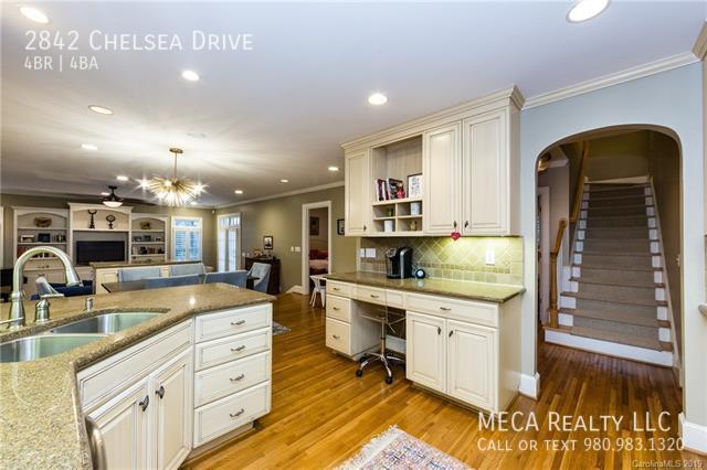 Building Photo - 2842 Chelsea Dr