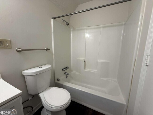 Building Photo - 8439 Lake Dr