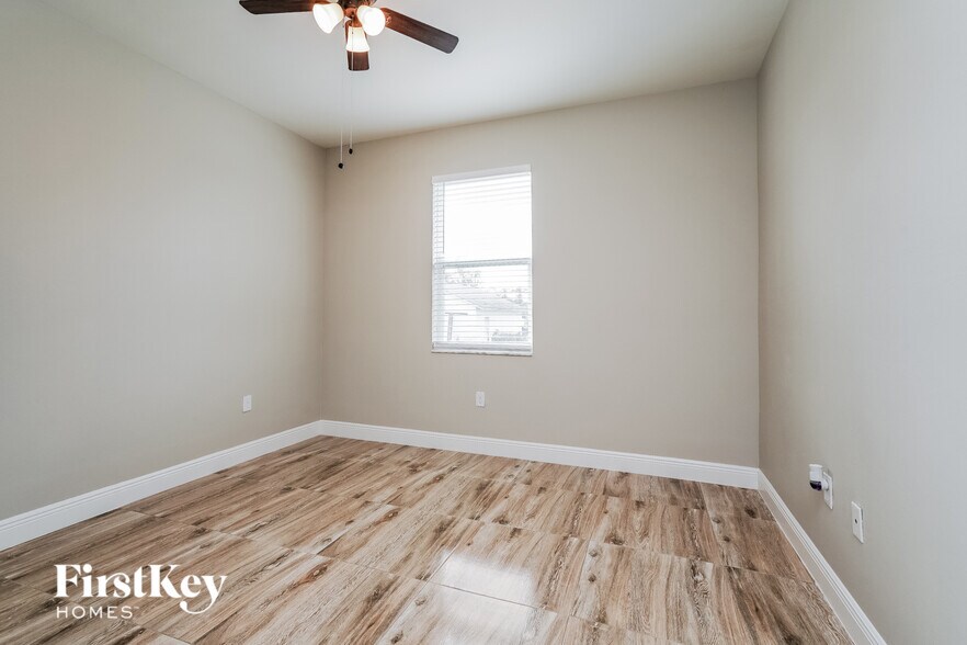 Building Photo - 3303 14th St SW