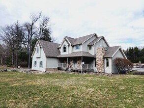 Building Photo - 1811 Route 611