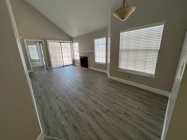Building Photo - Beautifully Renovated 3-bedroom Home for Rent