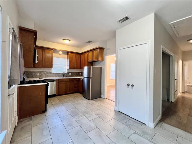 Building Photo - 2028 Parkside Ct