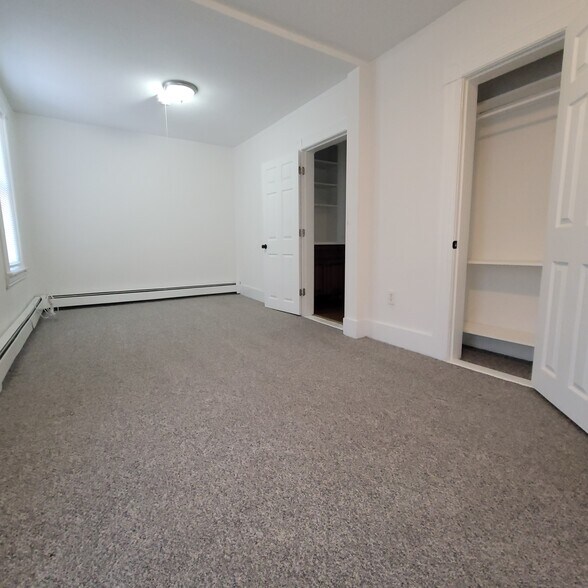 Building Photo - 414 Amory St