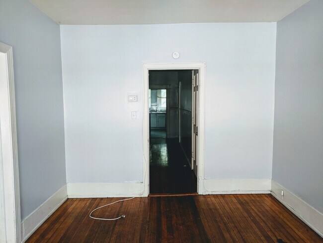 Building Photo - 119 N Robinson St