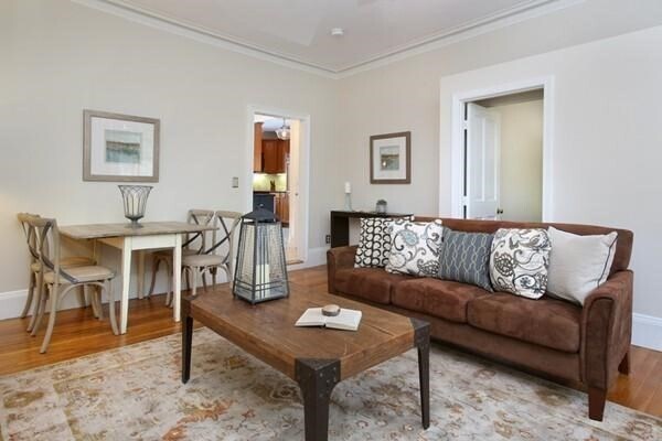 Building Photo - 215 W Springfield St