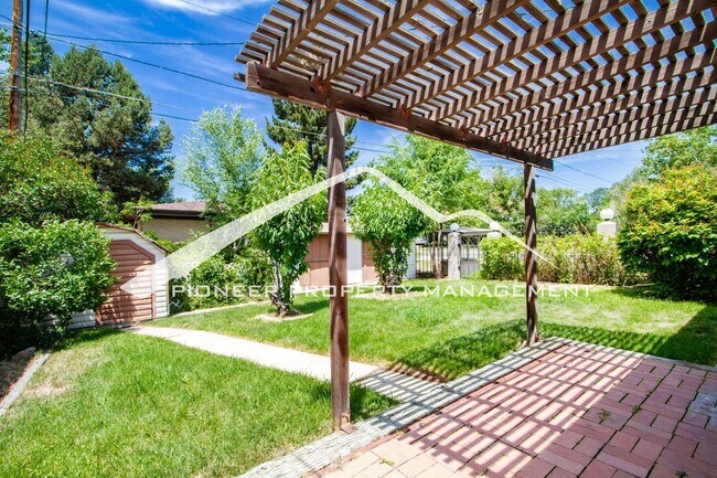 Building Photo - Spacious Home on Quiet Street with 2 Car Garage and Central A/C