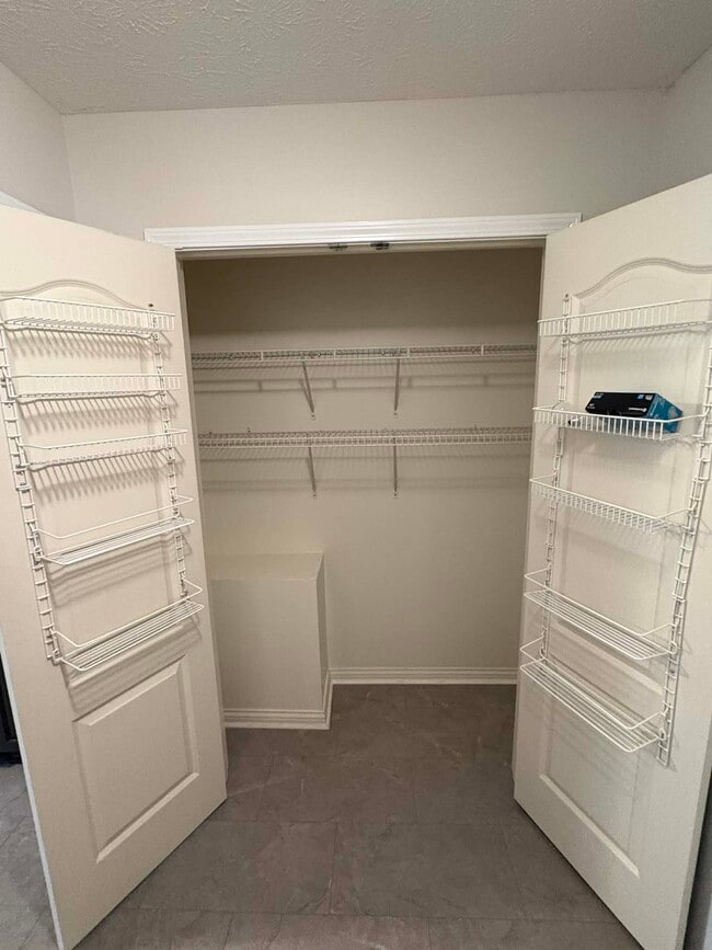 Building Photo - 344 Paddle Wheel St