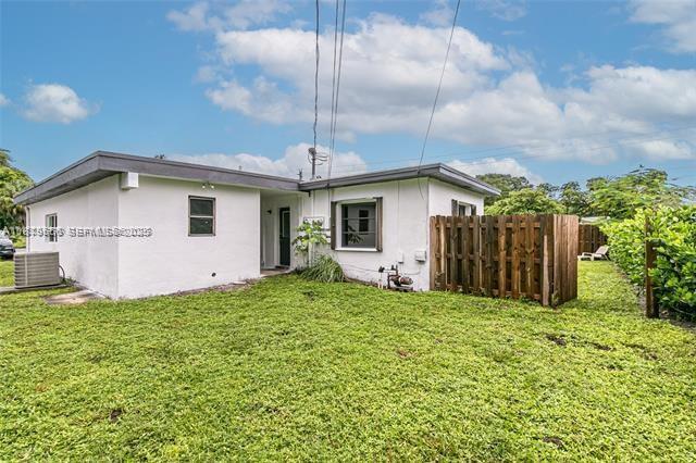 Building Photo - 138 NE 13th Ave