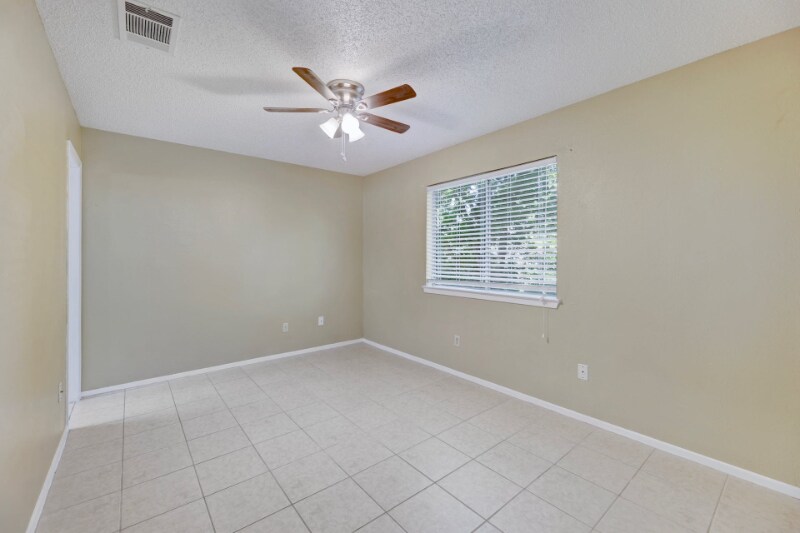 Building Photo - 12302 Dellrey Dr