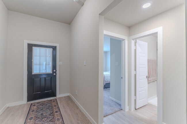 Building Photo - 22035 Juniper Crossing Dr