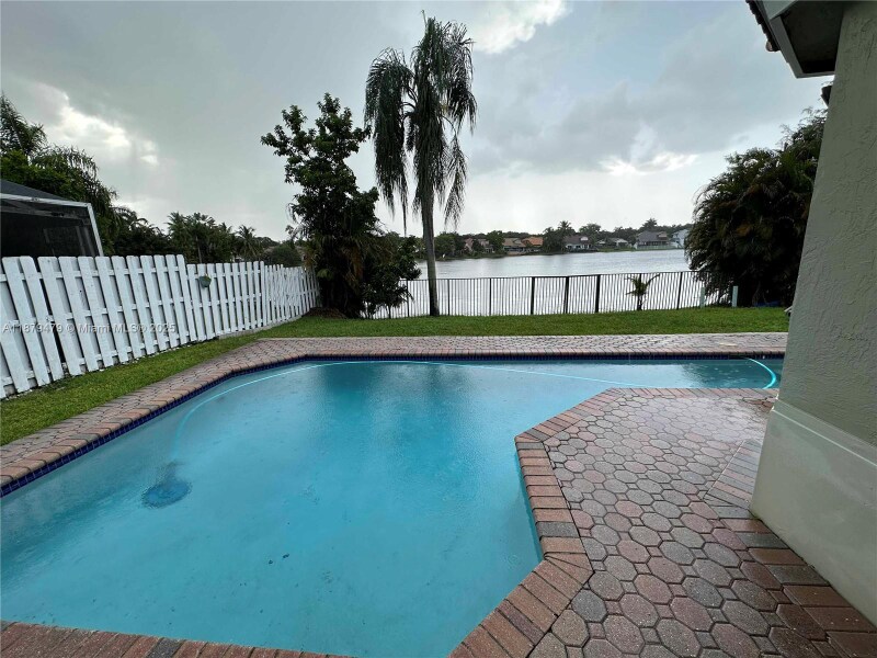 Building Photo - 2611 Regalia Way