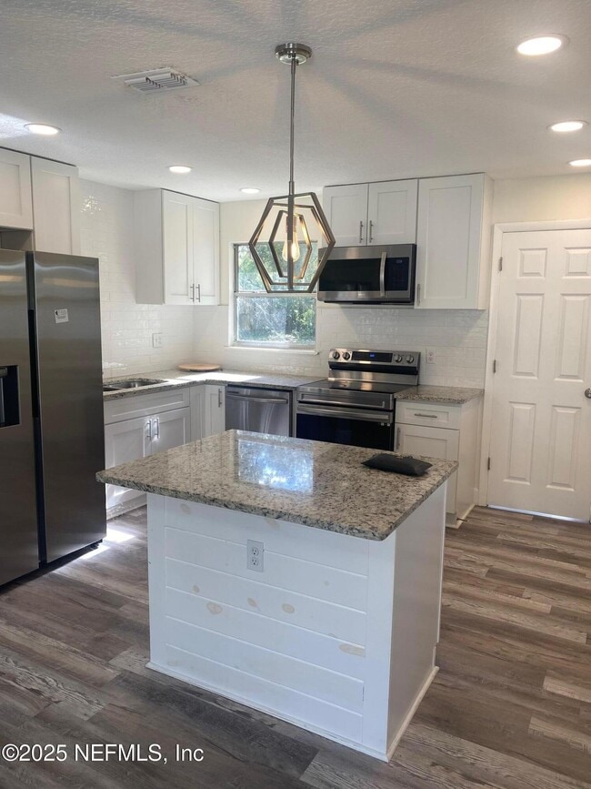 Building Photo - 7262 Kivler Dr