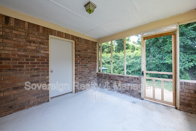 Building Photo - 469 Southern Way