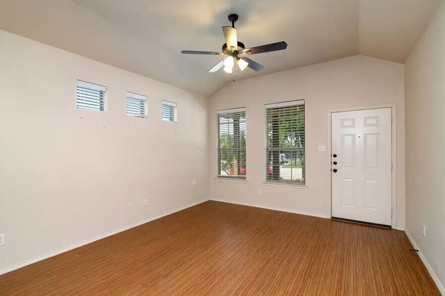 Building Photo - 393 Orbit Dr