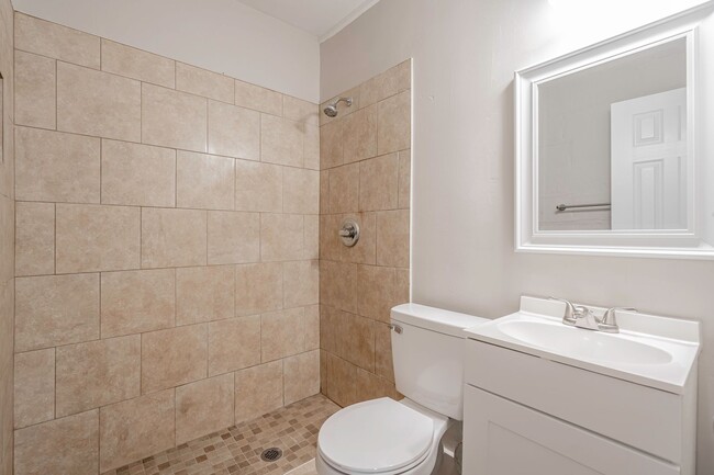 Building Photo - Vouchers Accepted!!! 2 Bedroom