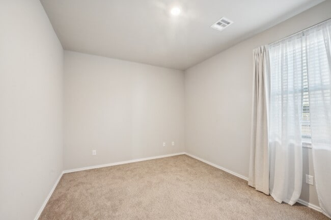 Building Photo - 4266 W Vlg Pk Dr