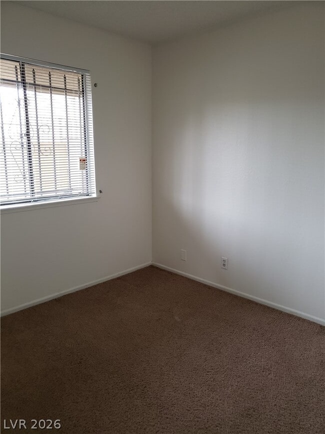 Building Photo - 2440 Paradise Village Way