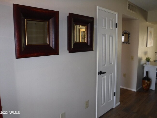 Building Photo - 11029 W Caron Dr