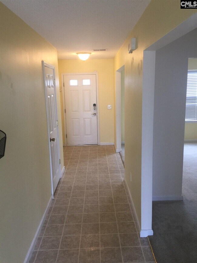 Building Photo - 194 Fox Grove Cir