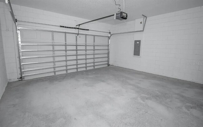 Building Photo - 4033 SW 139th St Rd