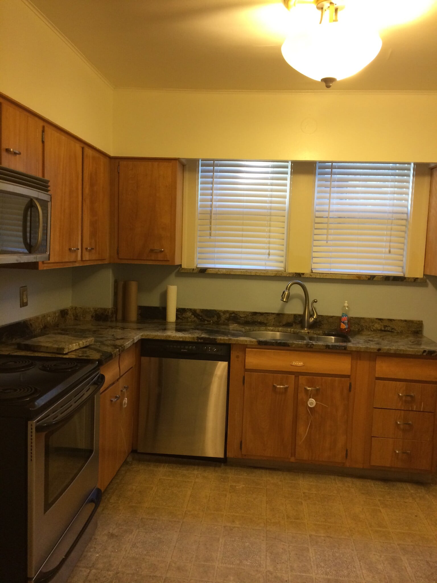 Building Photo - 2576 Beechwood Blvd