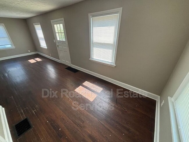 Building Photo - 1862 Ashbrook Dr