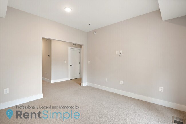 Building Photo - 44798 Tiverton Sq