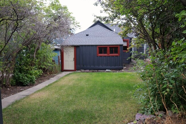 Building Photo - 1105 8th Ave