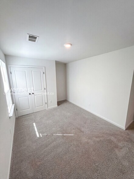 Building Photo - 133 Stilwell Oaks Cir