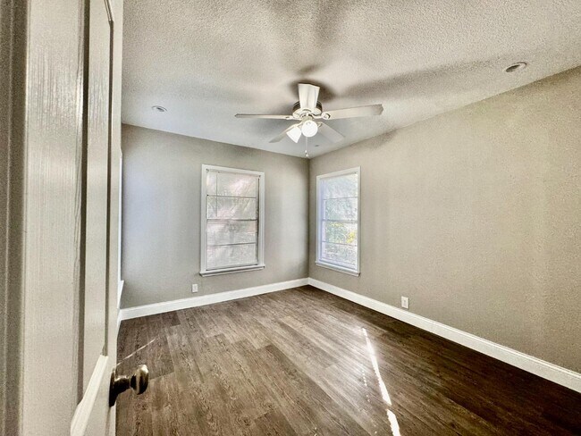 Building Photo - 4354 Marks Pl