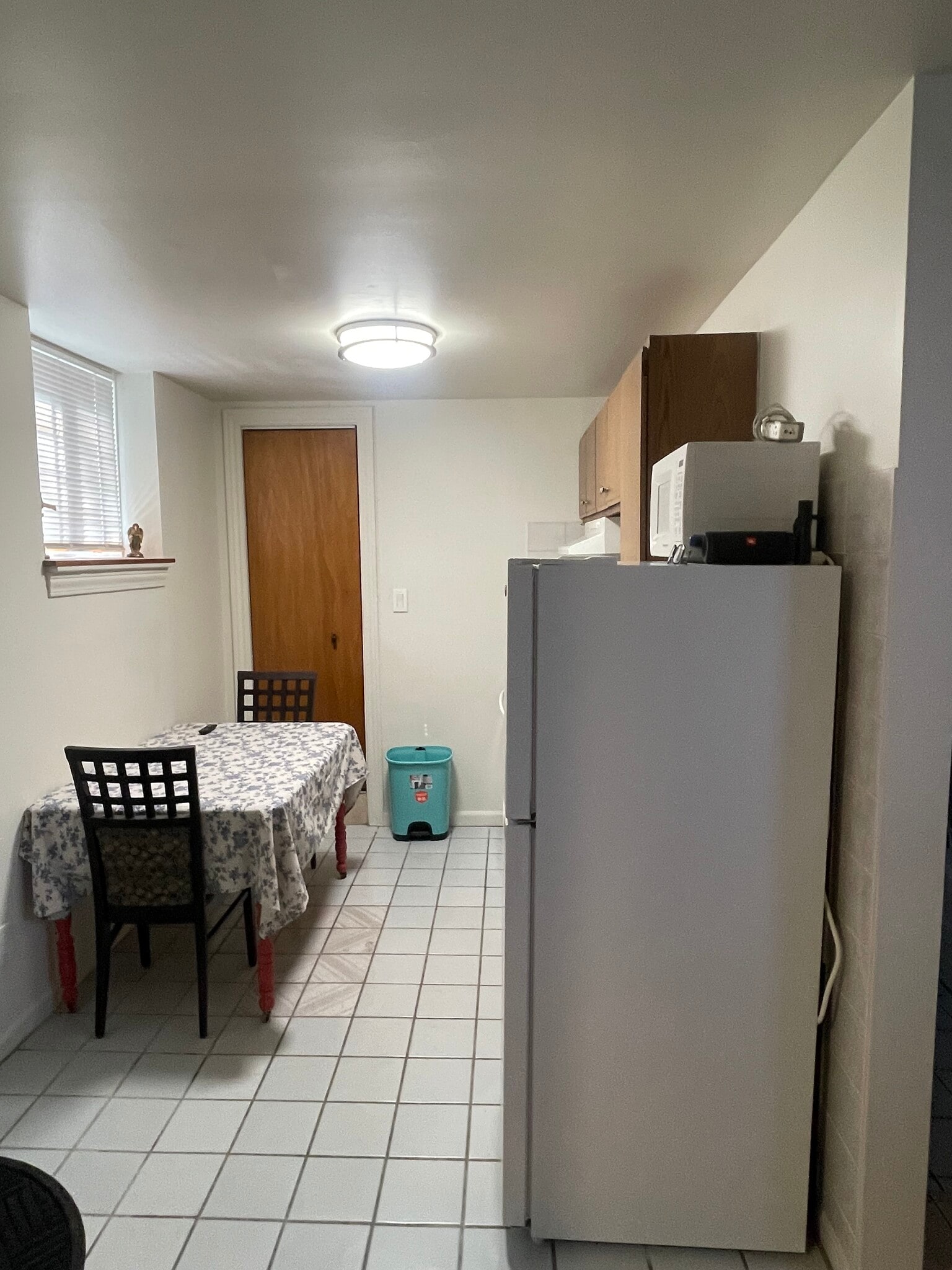 Building Photo - 440 E 42nd St