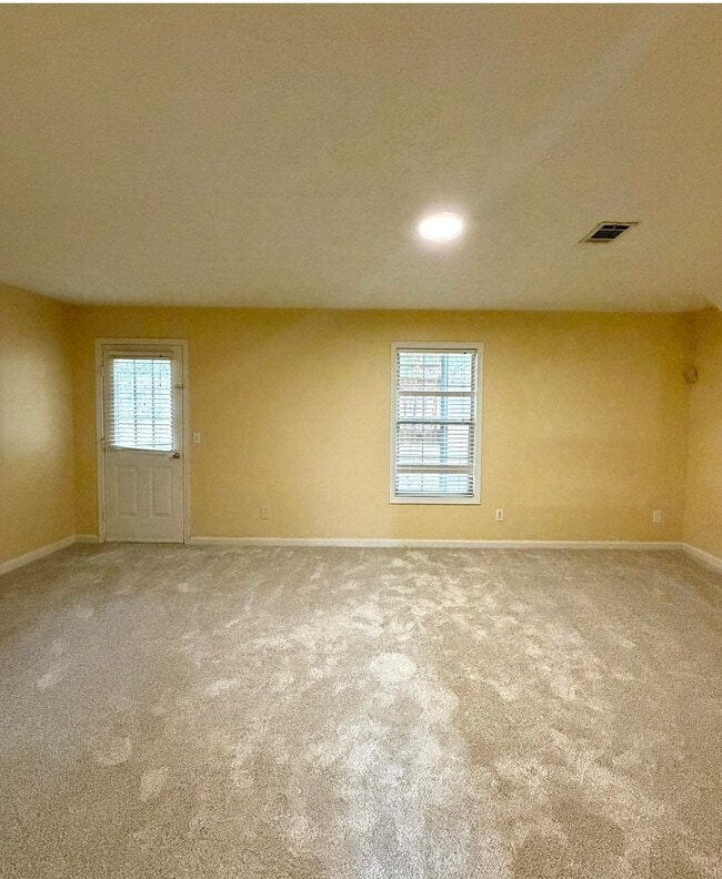 Building Photo - 1025 Eagle Pointe Dr NW