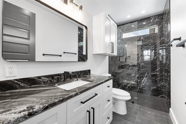 Building Photo - 14804 Arrowhead Dr