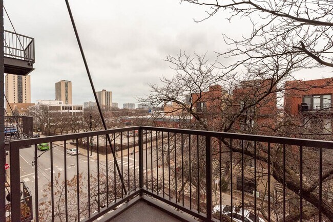 Building Photo - 2550 S Wabash Ave