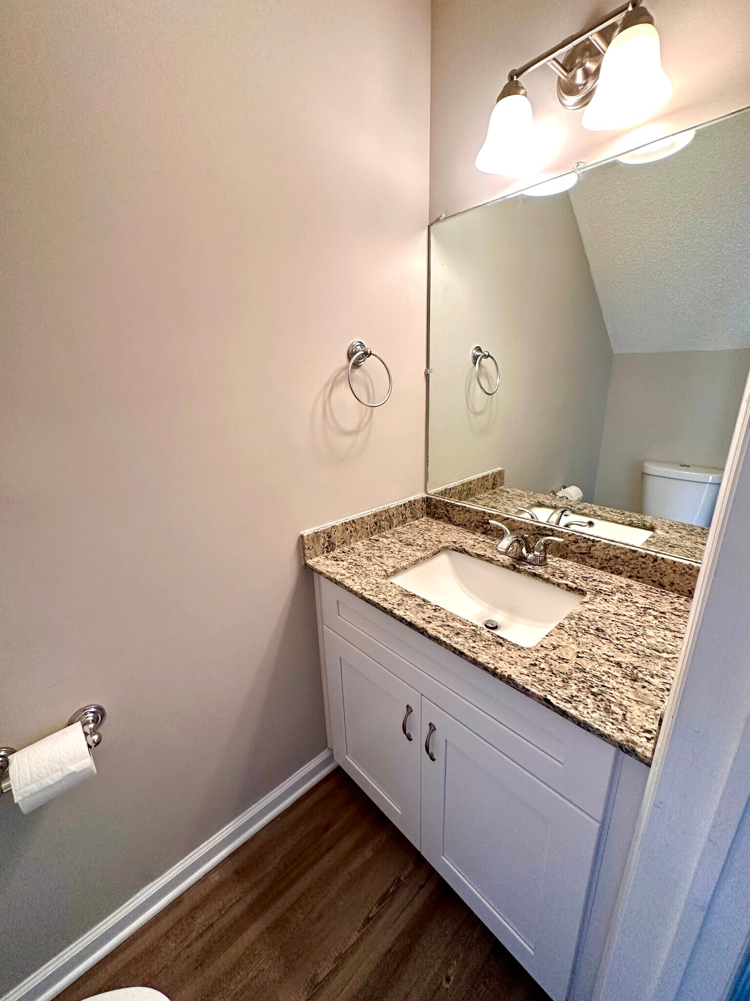Half bath - 3730 Old Flowery Branch Rd