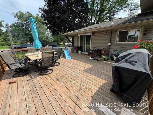 Building Photo - 8370 Hillside Trail S