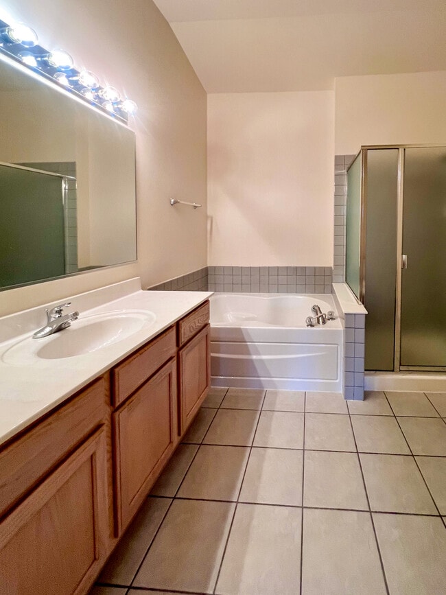 Building Photo - 554 Prestwick Ln