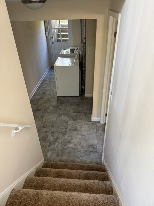 Building Photo - 205 Kerby Pky