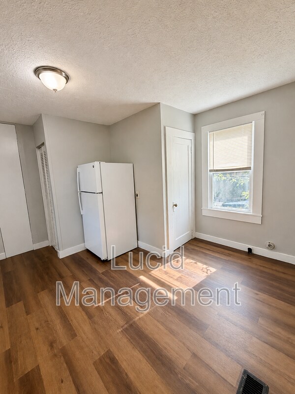 Building Photo - 1512 Bluegrass Ave