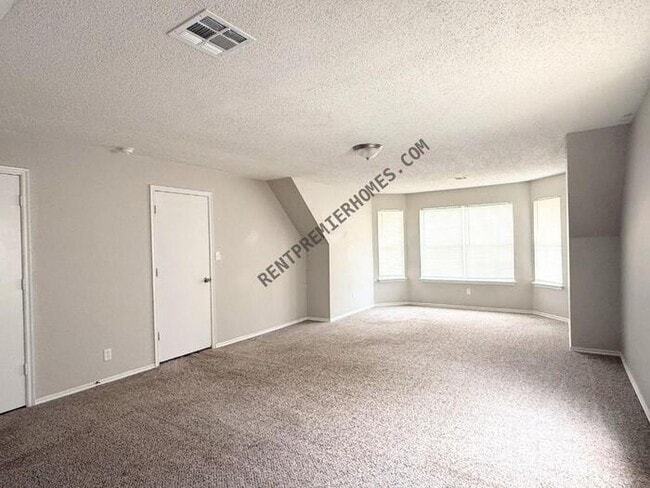 Building Photo - 1110 E 137th Pl