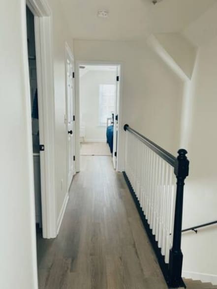 Hallway at top of stairs to king size bed room - 424 Sioux Trail