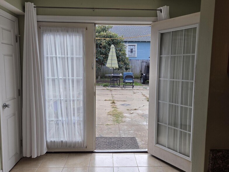 Doors to backyard - 4422 Walmsley Ave